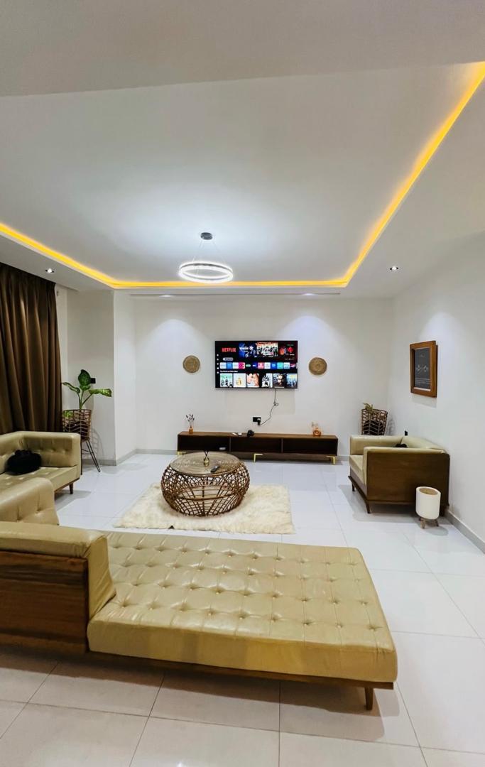 3-bedroom apartment available at Ogui road