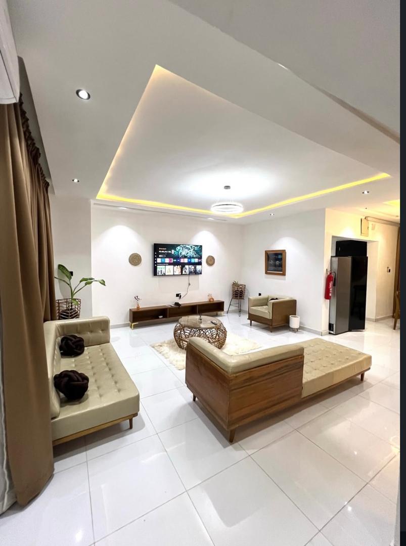 3-bedroom apartment available at Ogui road