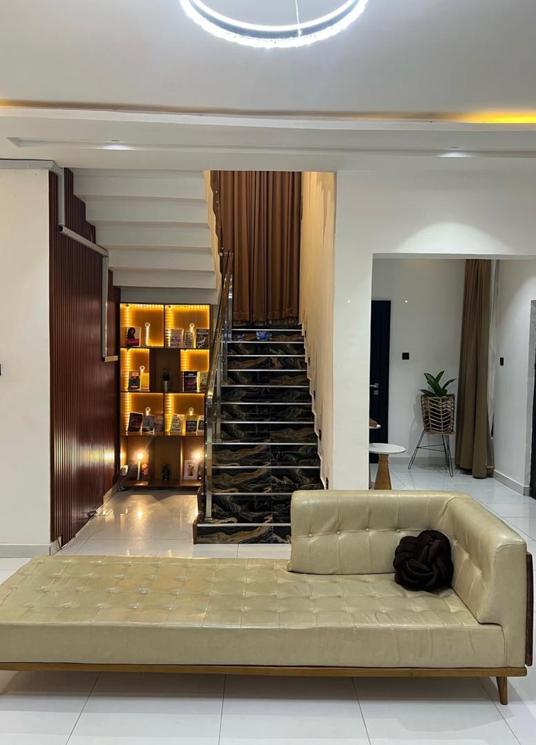 3-bedroom apartment available at Ogui road